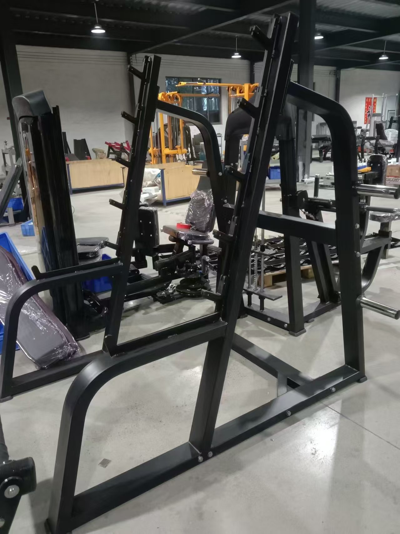 Heavy Equipment Gym - Stojak do przysiadów, klatka siłowa, stojak