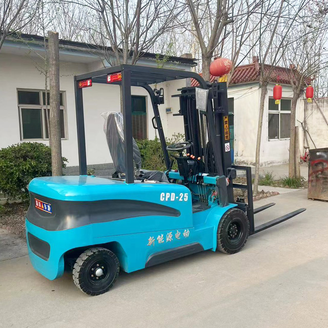 Wózek widłowy dieslowy o udźwi – Heavy Equipment Logistics recenzja i cena